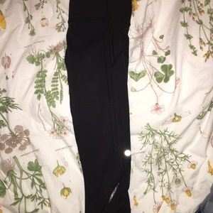 Black cropped knee length lululemon leggings